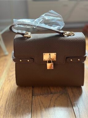 Gramercy & Grand Handbags, Crossbody Purse. 👜